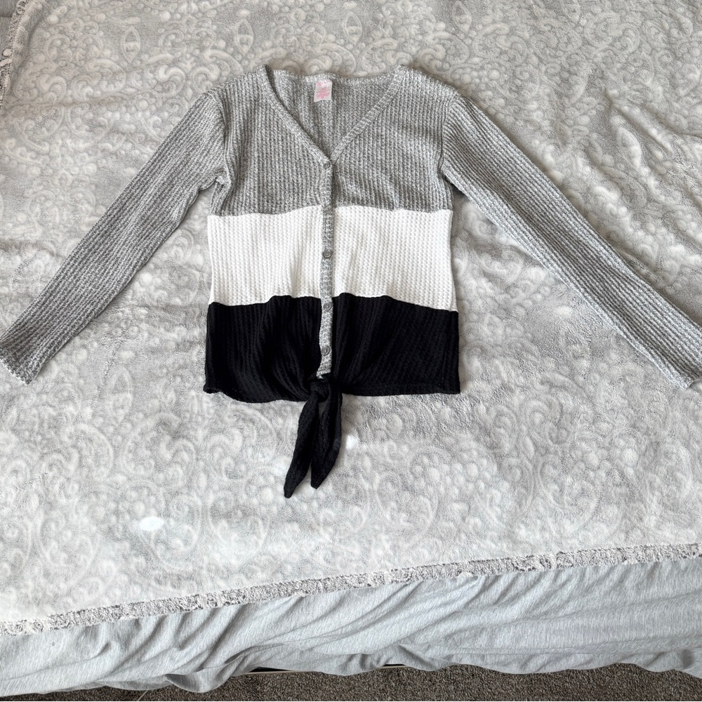No Boundaries long sleeve knit top